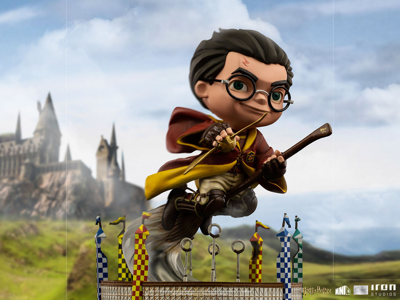 Statue Harry Potter at the Quiddich Match - Harry Potter - MiniCo Illusion - Iron Studios